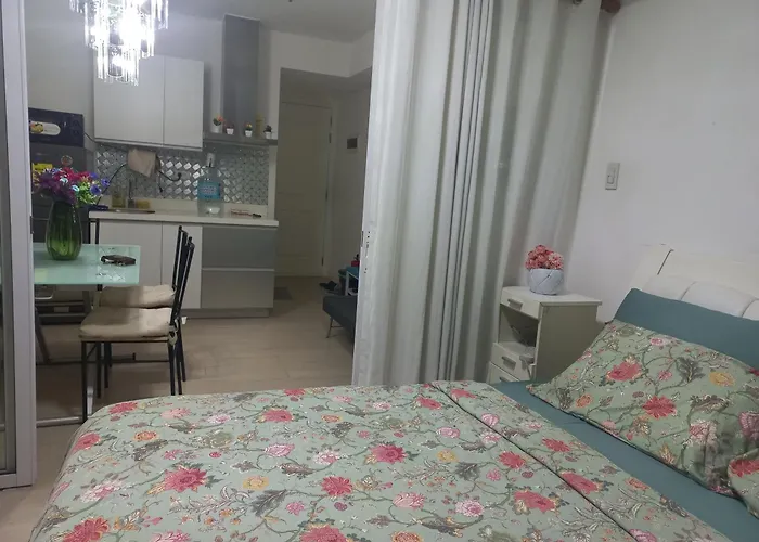 Azure Urban Staycation By Owner Only 2*