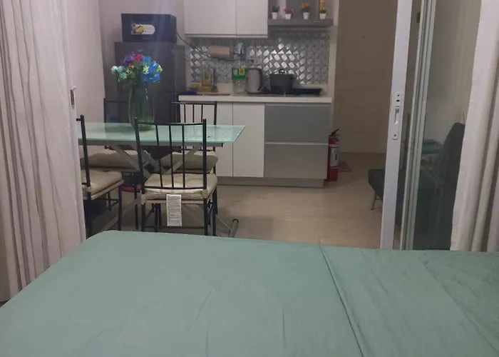 Azure Urban Staycation By Owner Only 2* Manila