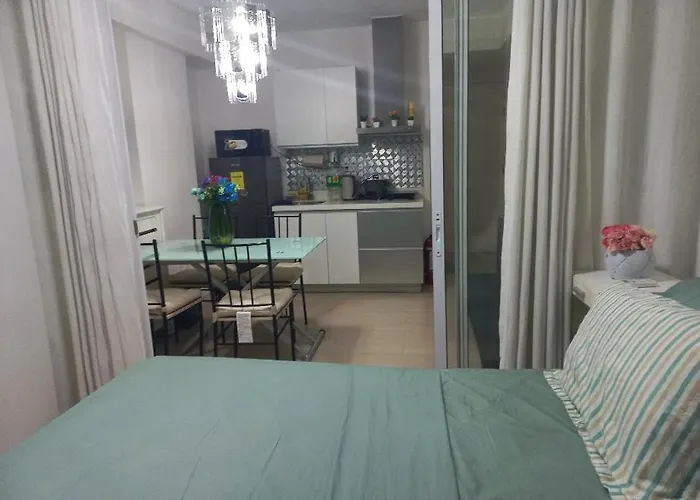 Hotel Azure Urban Staycation By Owner Only 2*