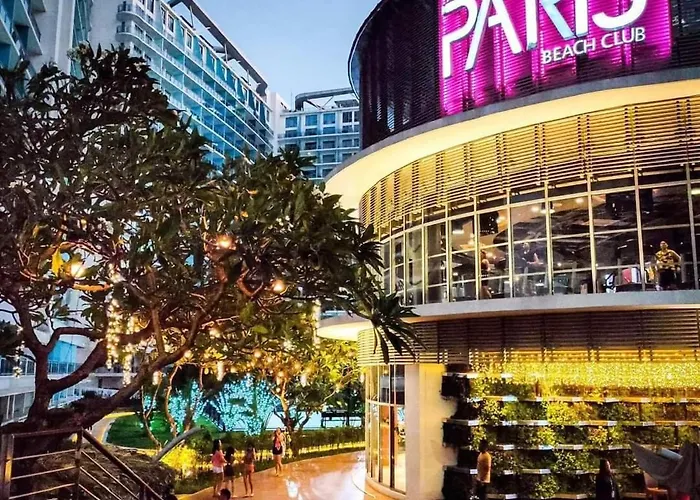 Hotel Azure Urban Staycation By Owner Only 2*